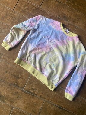 Pastel Tie-Dye Crewneck Sweatshirt - Soft Multicolor. Le Lis Collection. Small.